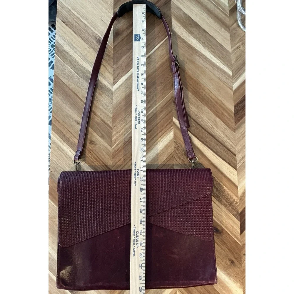 Vintage‎ Red Leather Levenger Flap Briefcase Messenger Bag Burgundy Compartment